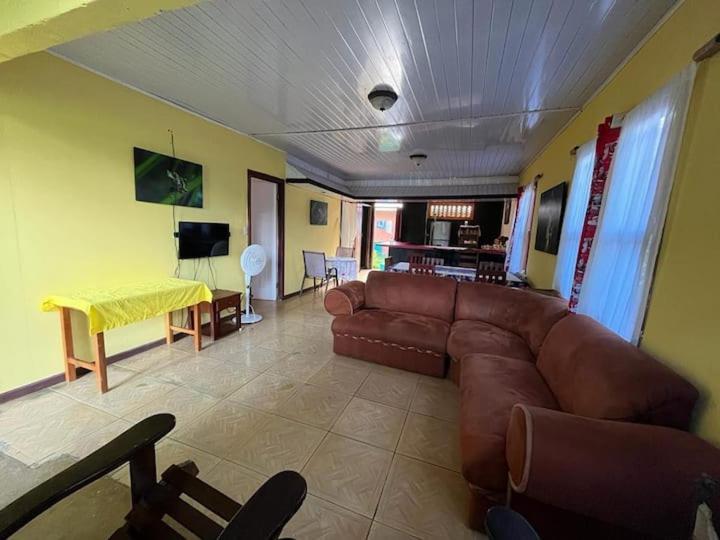 Casa Artavia Villa Tortuguero Exterior photo